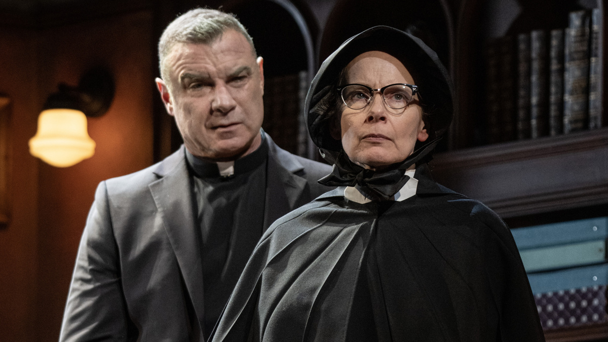 Show Photos - Doubt - 2/24 - Liev Schreiber - Amy Ryan - Photo: Joan Marcus